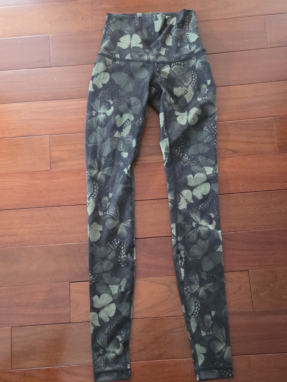 Lululemon High-Waist Floral Butterfly Leggings - Olive & Black Size 2